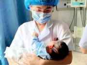 Bà bầu - 7 tiếng sau sinh, em bé từ trai thành gái, cả nhà sản phụ chết lặng trước kết quả ADN