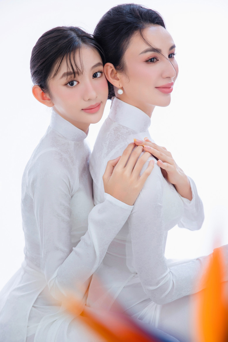 Nam Phương con gái Hoa hậu Ngọc Diễm gây chú ý MXH vì diện mạo xinh đẹp giống Lọ Lem, 1m7 ở tuổi 15 - 16