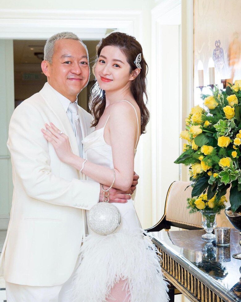 amp;#34;Nàng thơamp;#34; lấy ông chủ chuỗi nhà hàng lớn hơn 12 tuổi, 4 năm sinh liên tiếp 3 con gái, không ai tin đã U50 - 4