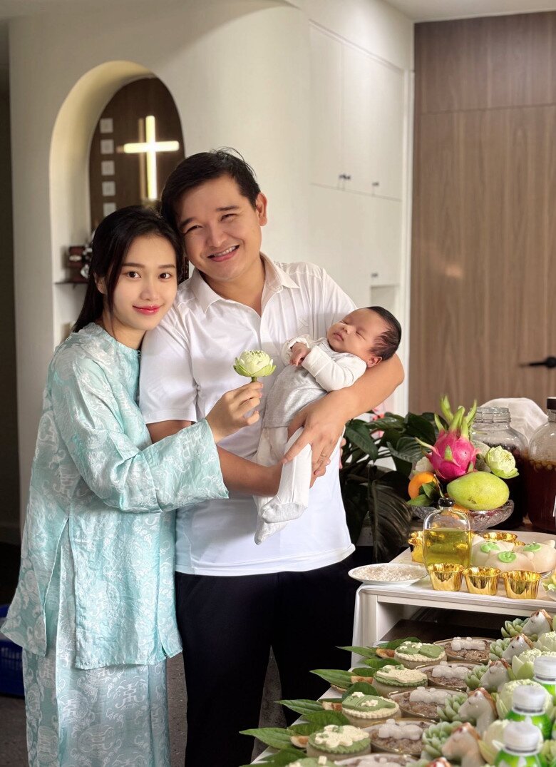 Gia đình nhỏ của Bảo Ngọc và ông xã đạo diễn.