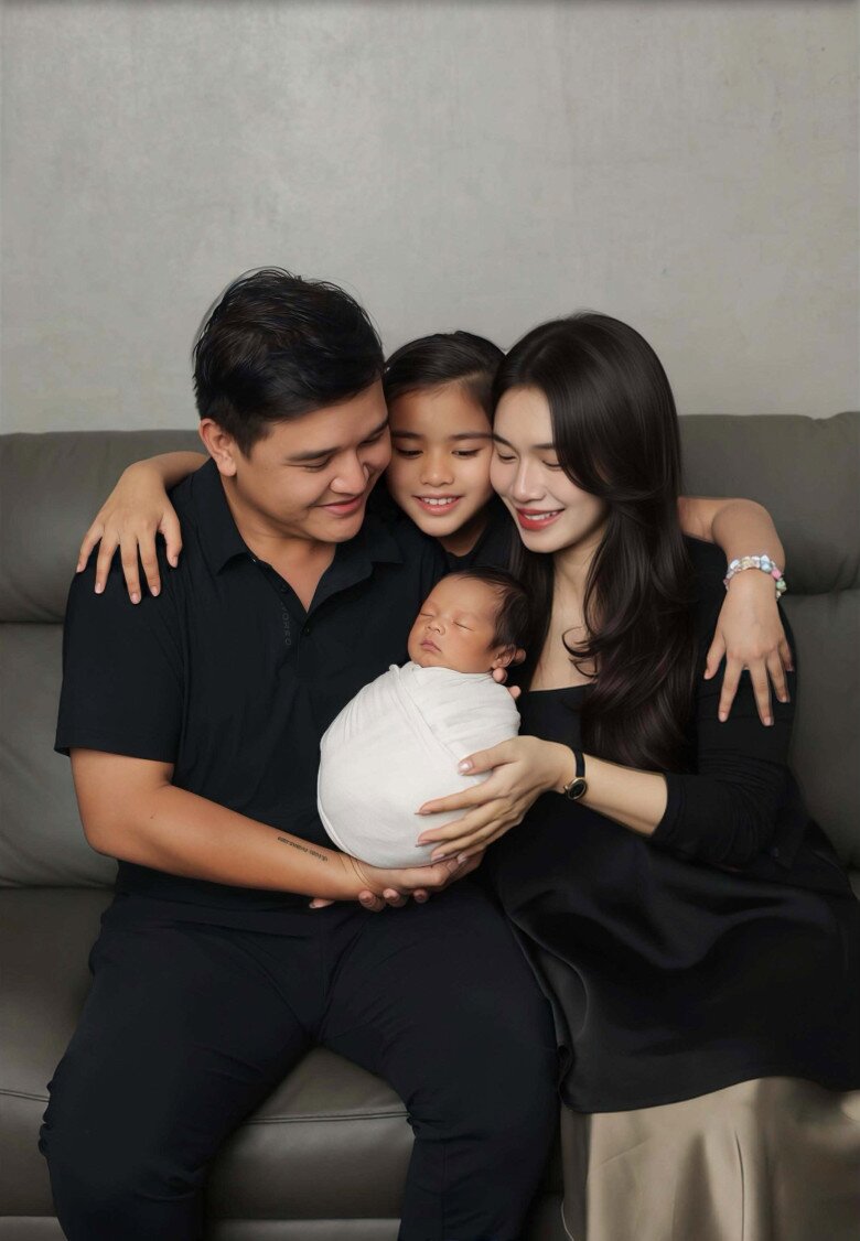 Mỹ nhân TP.HCM khiến amp;#34;đạo diễn trăm tỷamp;#34; say đắm vì quá xinh, cưới về đẻ hai con vẫn trẻ đẹp như học sinh cấp 3 - 1