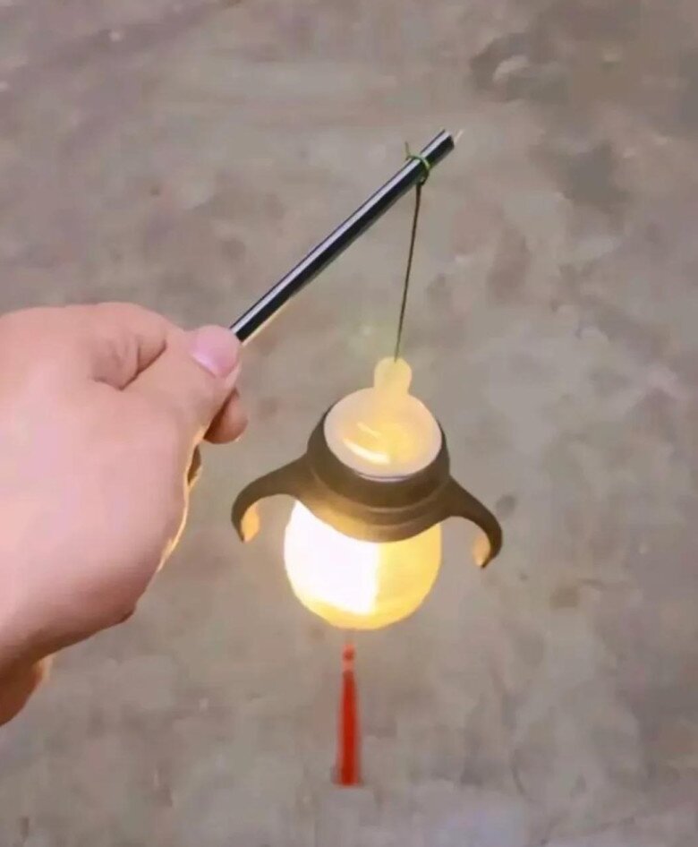 Trường tổ chức thi làm lồng đèn Trung thu, loạt “siêu phẩm” của phụ huynh và học sinh khiến dân mạng cười bò - 1
