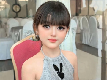 Bé gái búp bê Hà Nội liên tục chiếm sóng VTV, danh tính 2 người mẹ khiến ai nấy trầm trồ vì quá đẹp