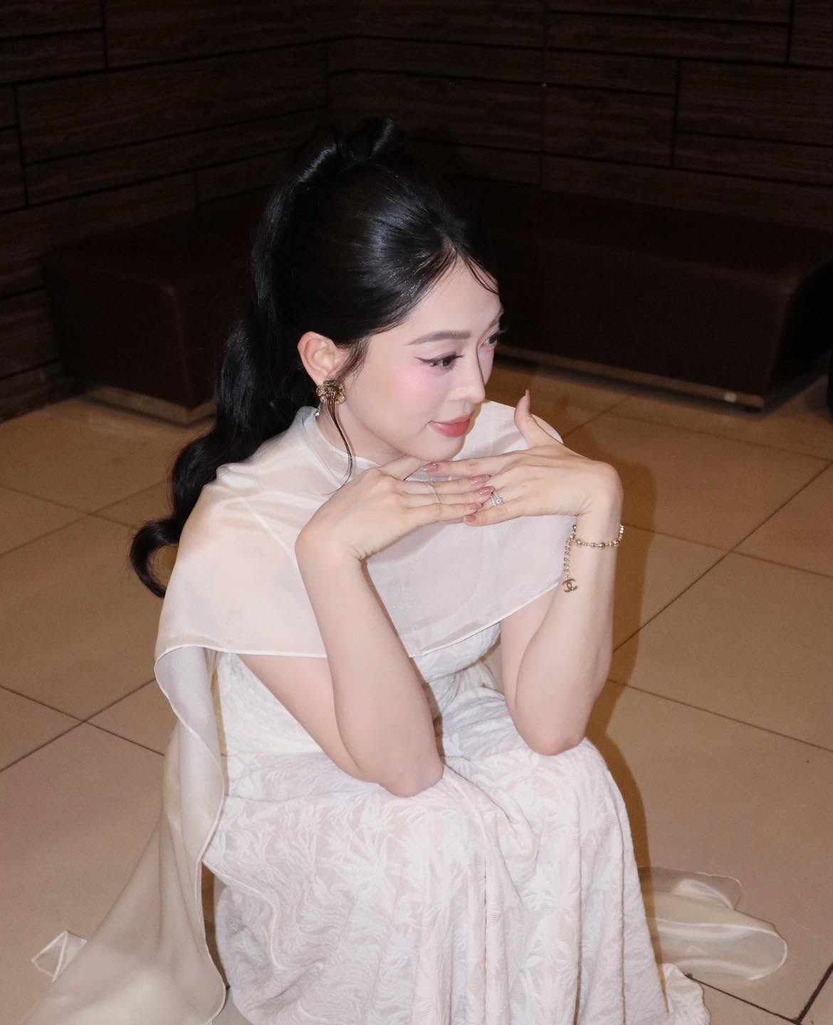 Mỹ nhân Hà Tĩnh chuộng style amp;#34;less is moreamp;#34;, tuổi 27 đẹp “như hoa” không cần hàng hiệu - 7