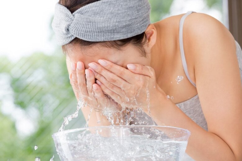Chú trọng đến việc làm sạch da một cách dịu nhẹ.