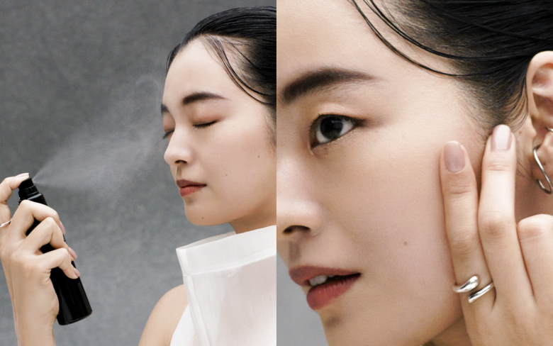 Sử dụng khóa nền để cố định lớp makeup, giúp các sản phẩm tiệp vào da mà không tạo cảm giác khô cứng.