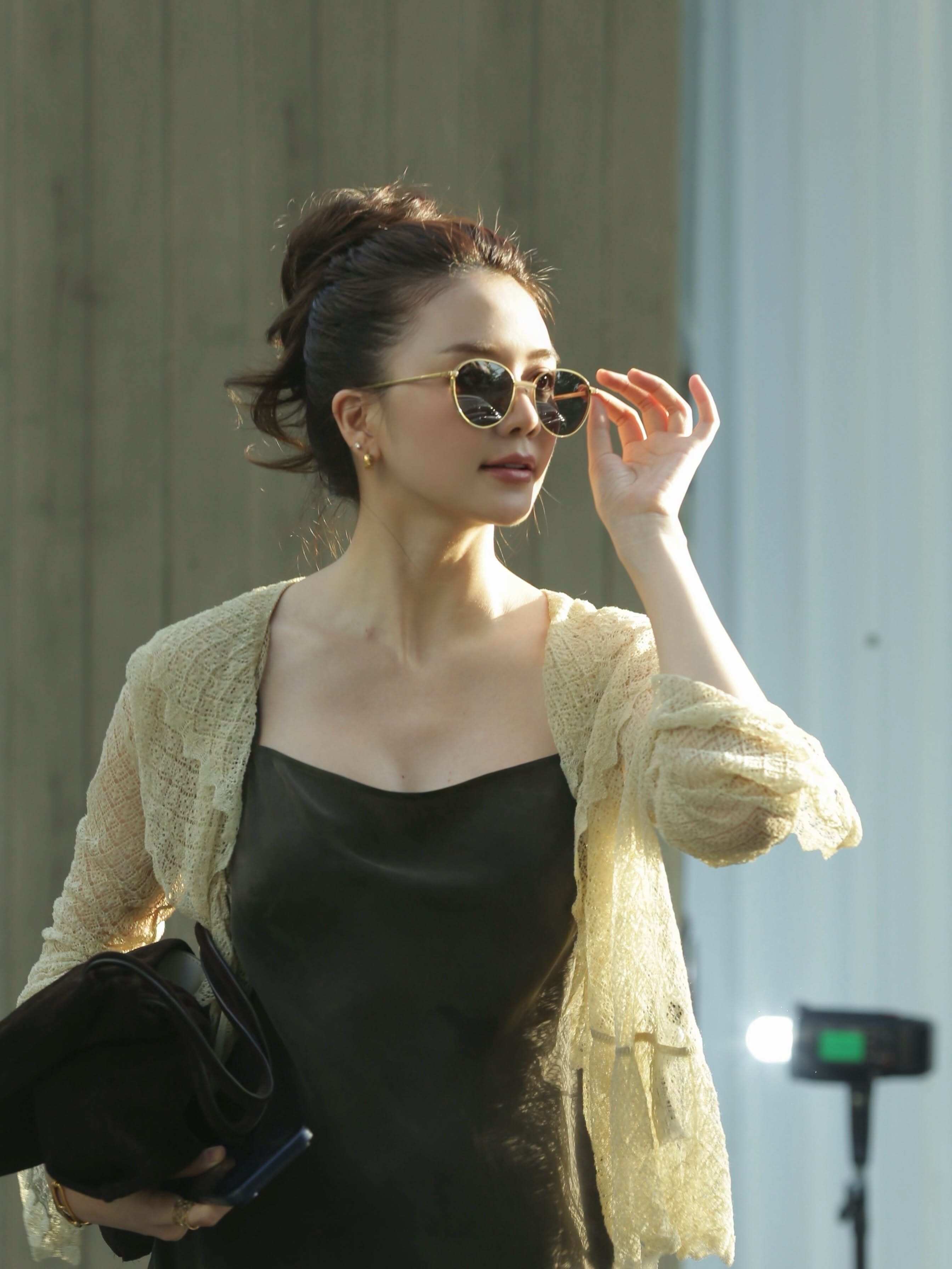 Hot girl Thanh Hóa biến hóa với loạt outfit tôn dáng, U35 độc thân trẻ xinh, body amp;#34;bén ngótamp;#34; đốt mắt người nhìn - 4
