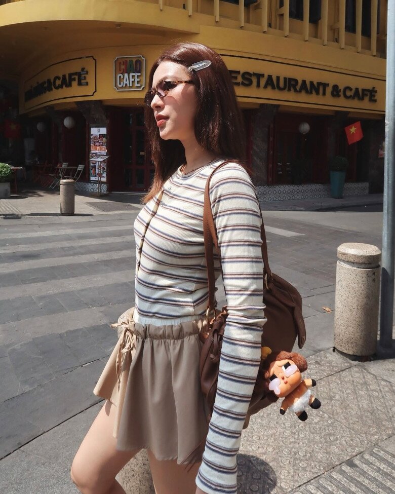 Từ nữ tính, quyến rũ đến cá tính, hiện đại, Tú Hảo liên tục làm mới hình ảnh của mình.
