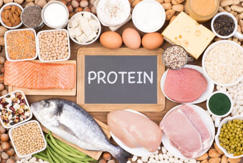 Protein: Hỗ trợ duy trì khối cơ và tạo cảm giác no lâu.