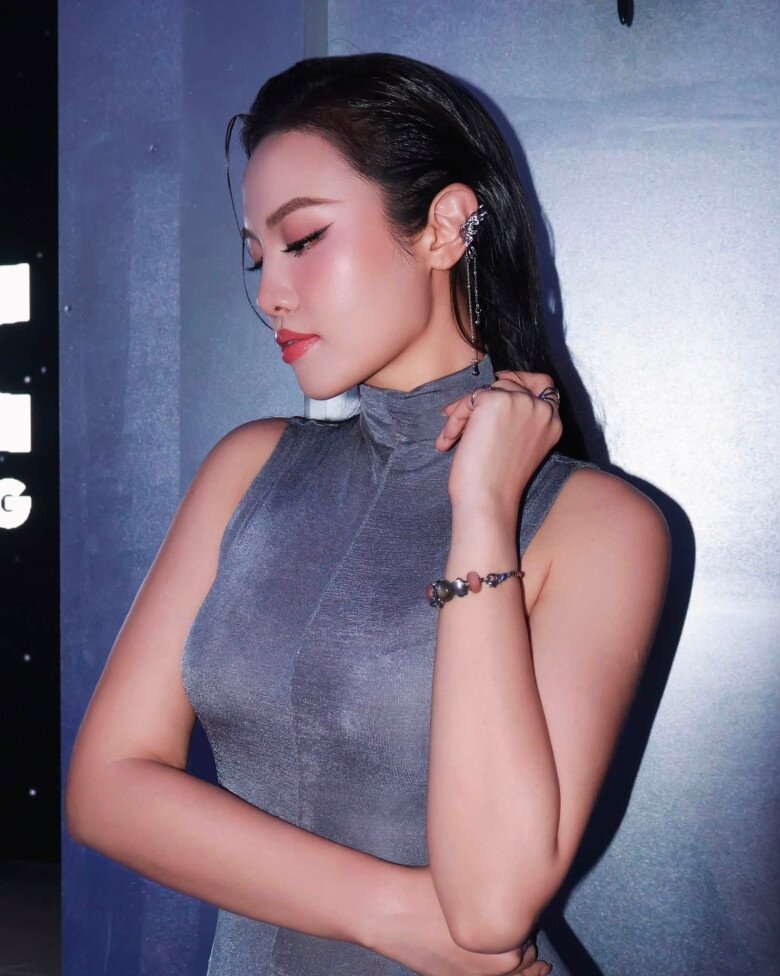 Gu mặc của Thủy Tiên là gợi ý đáng tham khảo cho chị em.