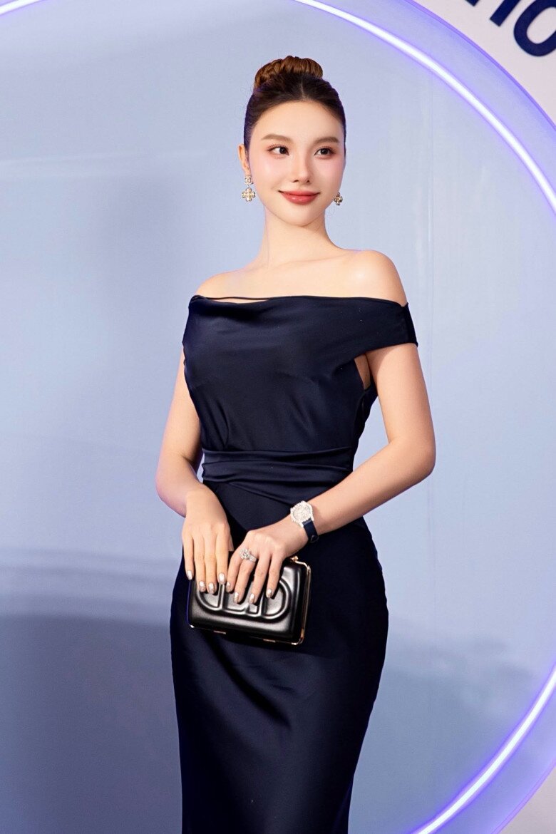 Hot girl Hà Nội lấy doanh nhân, U40 mê diện bikini khoe dáng như amp;#34;gái còn sonamp;#34;, đời thường amp;#34;dátamp;#34; hàng hiệu, đi siêu xe 18 tỷ - 16