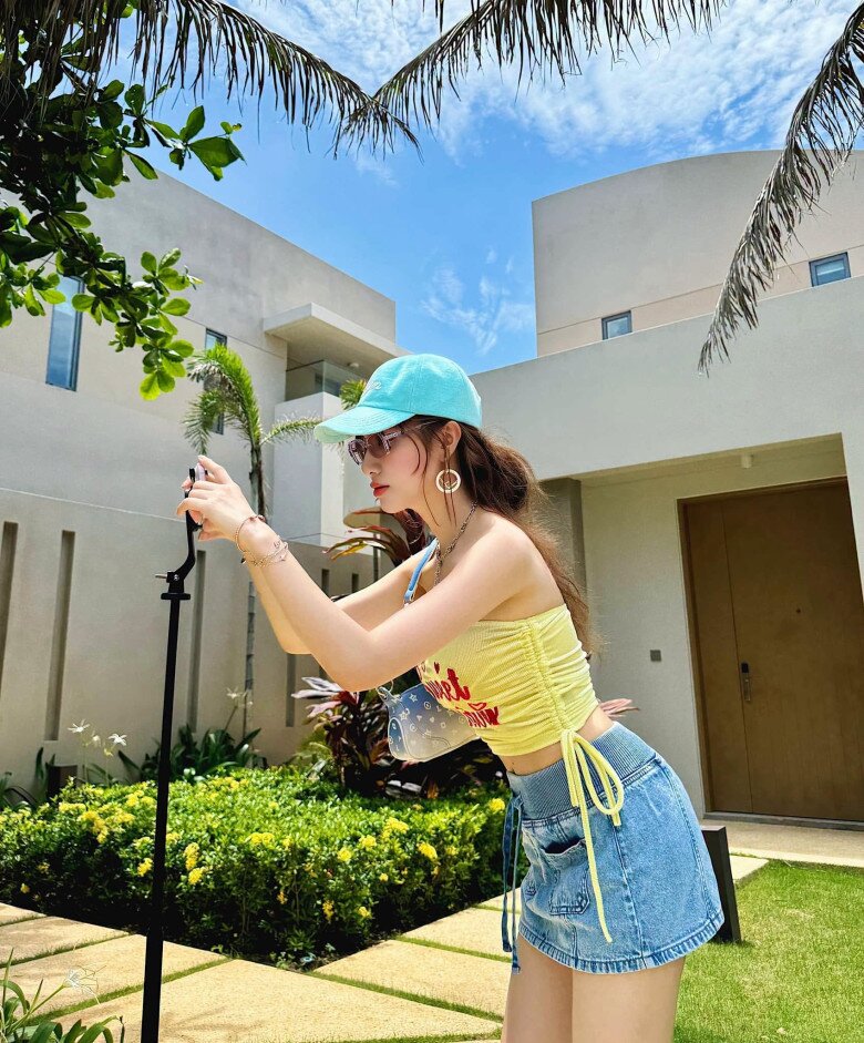 Hot girl Hà Nội lấy doanh nhân, U40 mê diện bikini khoe dáng như amp;#34;gái còn sonamp;#34;, đời thường amp;#34;dátamp;#34; hàng hiệu, đi siêu xe 18 tỷ - 9