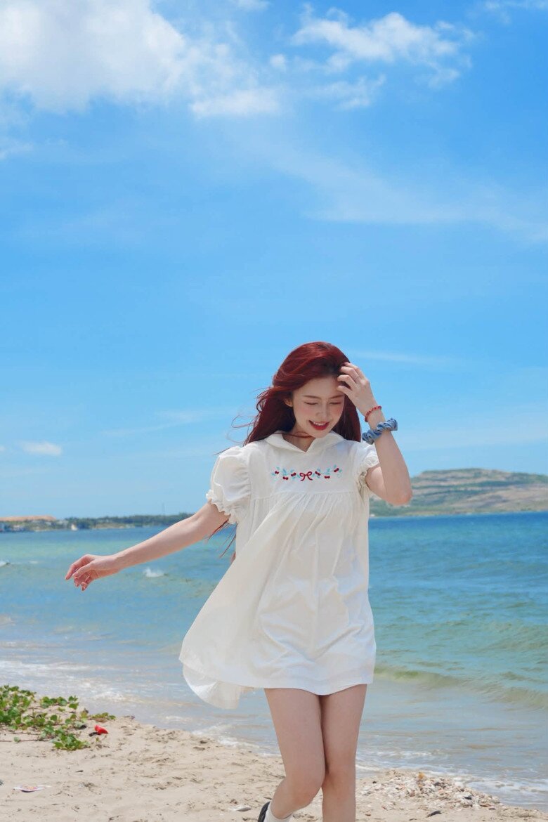 Cô nàng ưu tiên sự thoải mái, năng động cho mỗi lần xuất hiện. 