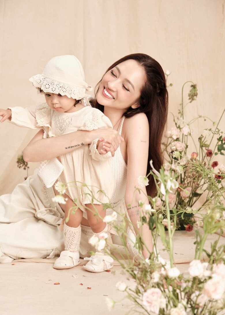 Bảo Anh dành nhiều thời gian vun đắp những khoảnh khắc bình dị bên con gái.