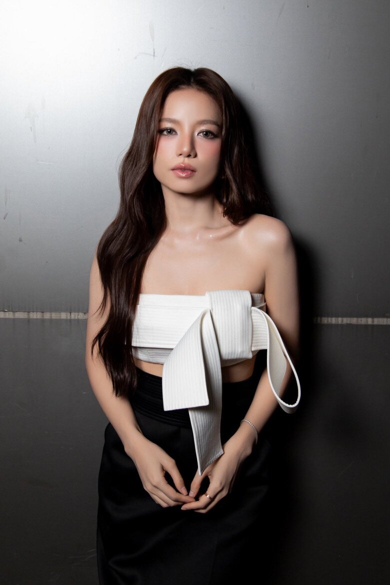 Nữ diễn viên làm mới hình ảnh bằng nhiều phong cách thời trang khác nhau.