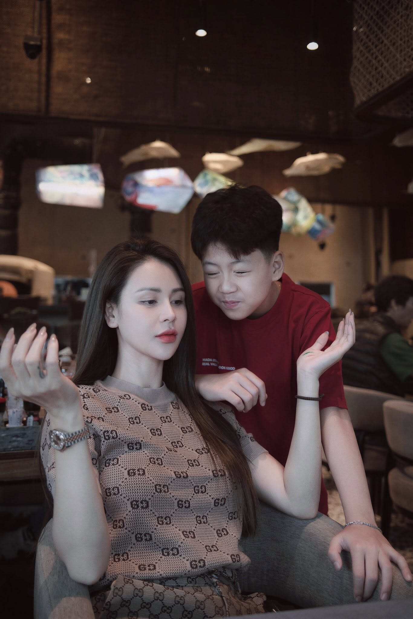 Lương Thu Trang hạnh phúc khi con trai 12 tuổi lớn phổng phao, trở thành bạn đồng hành của mẹ.