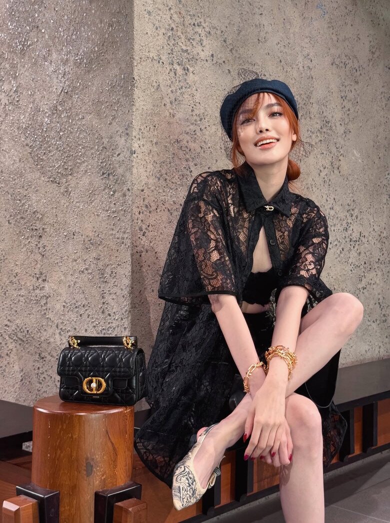 Mỹ nhân Việt là phu nhân gia tộc giàu có bậc nhất Việt Nam, U35 khoe vẻ trẻ trung với style Hè sành điệu - 10