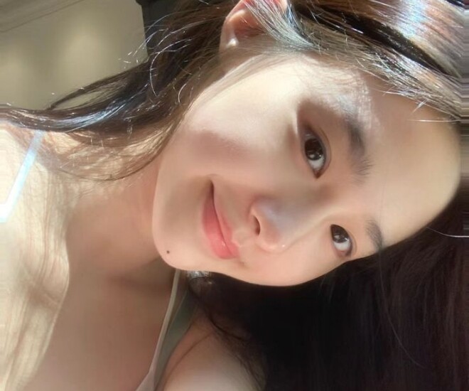 Để làn da duy trì vẻ khỏe khoắn, bạn nên cung cấp đầy đủ vitamin, chất chống oxy hóa và chất béo lành mạnh thông qua chế độ ăn hằng ngày là điều cần chú trọng.