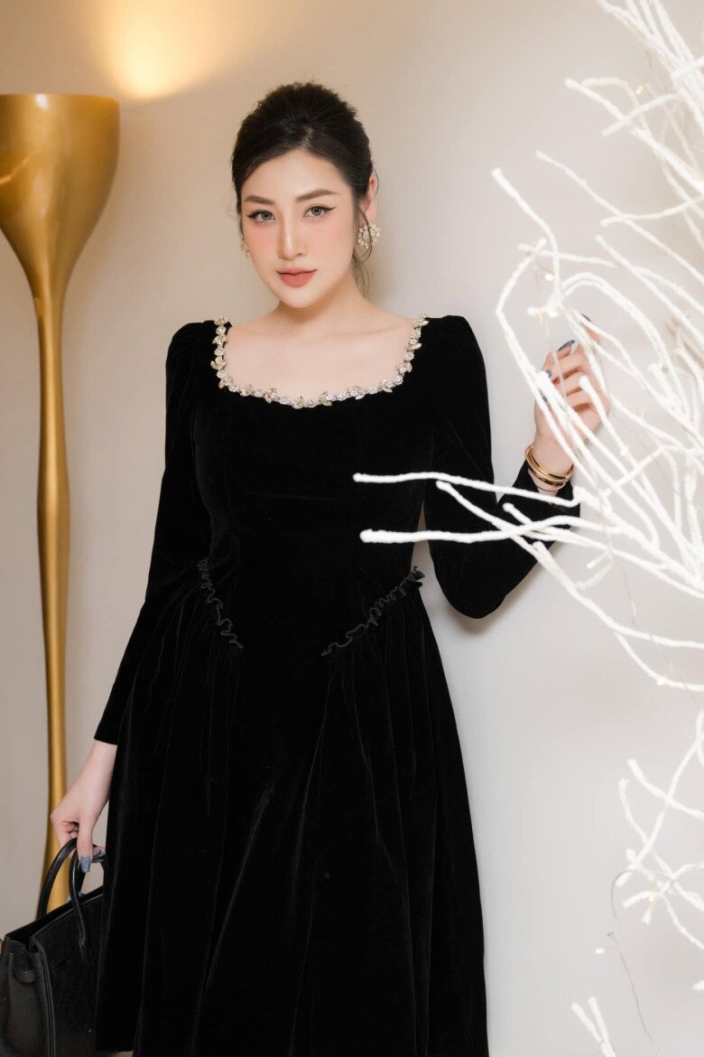Mỹ nhân Việt lấy chồng thiếu gia năm 25 tuổi: Ghi điểm với phong cách sang trọng, khéo nâng tầm bằng loạt túi hiệu xa xỉ - 3