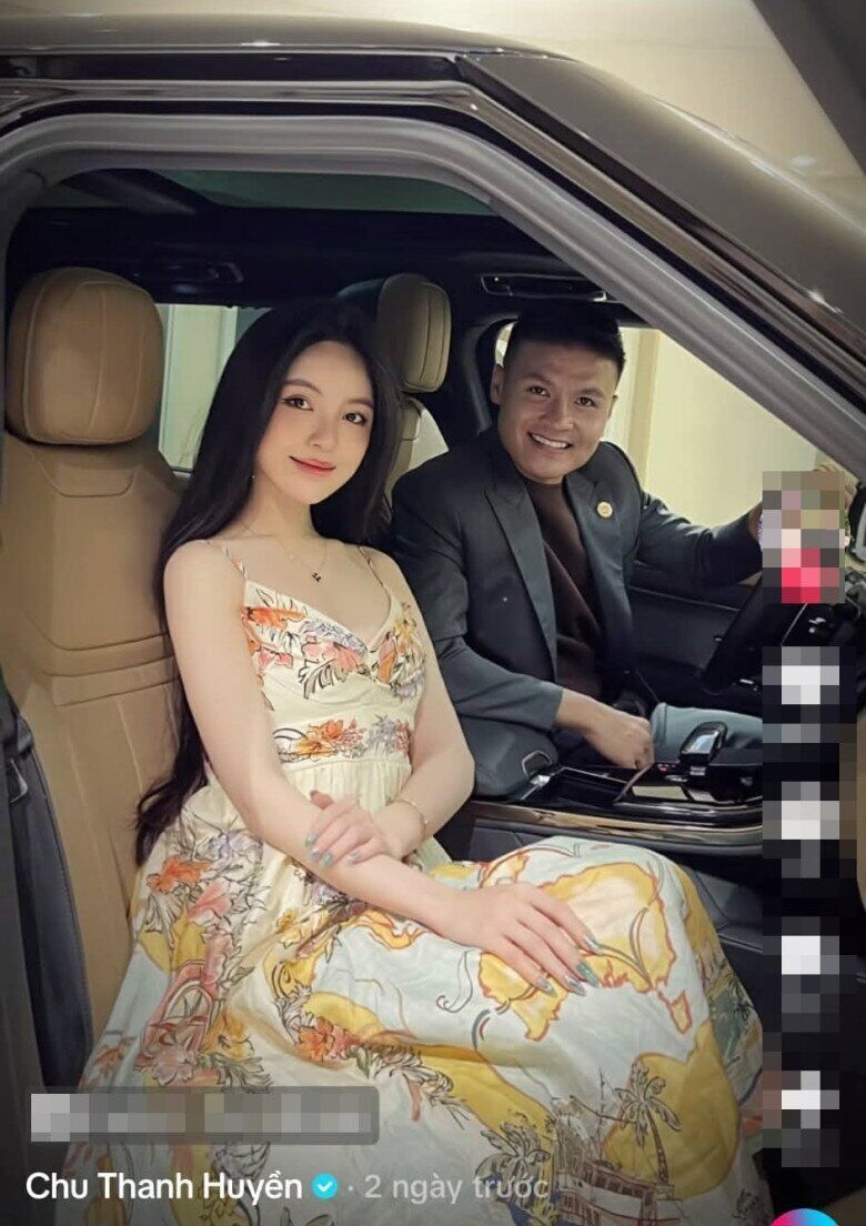 Người đẹp thường xuyên xuất hiện cùng mẫu xe sang thuộc phân khúc tiền tỷ.