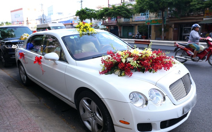 Cô từng gây sốt khi được doanh nhân Việt kiều Ba Lan đi siêu xe 10 tỷ về Vĩnh Long hỏi cưới.