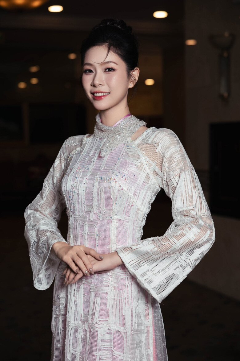 Nhan sắc đời thường của Top 5 Miss Grand Vietnam 2026: Tân hoa hậu quyến rũ với vẻ đẹp lai, Á hậu 2 ngọt ngào như nàng thơ - 14