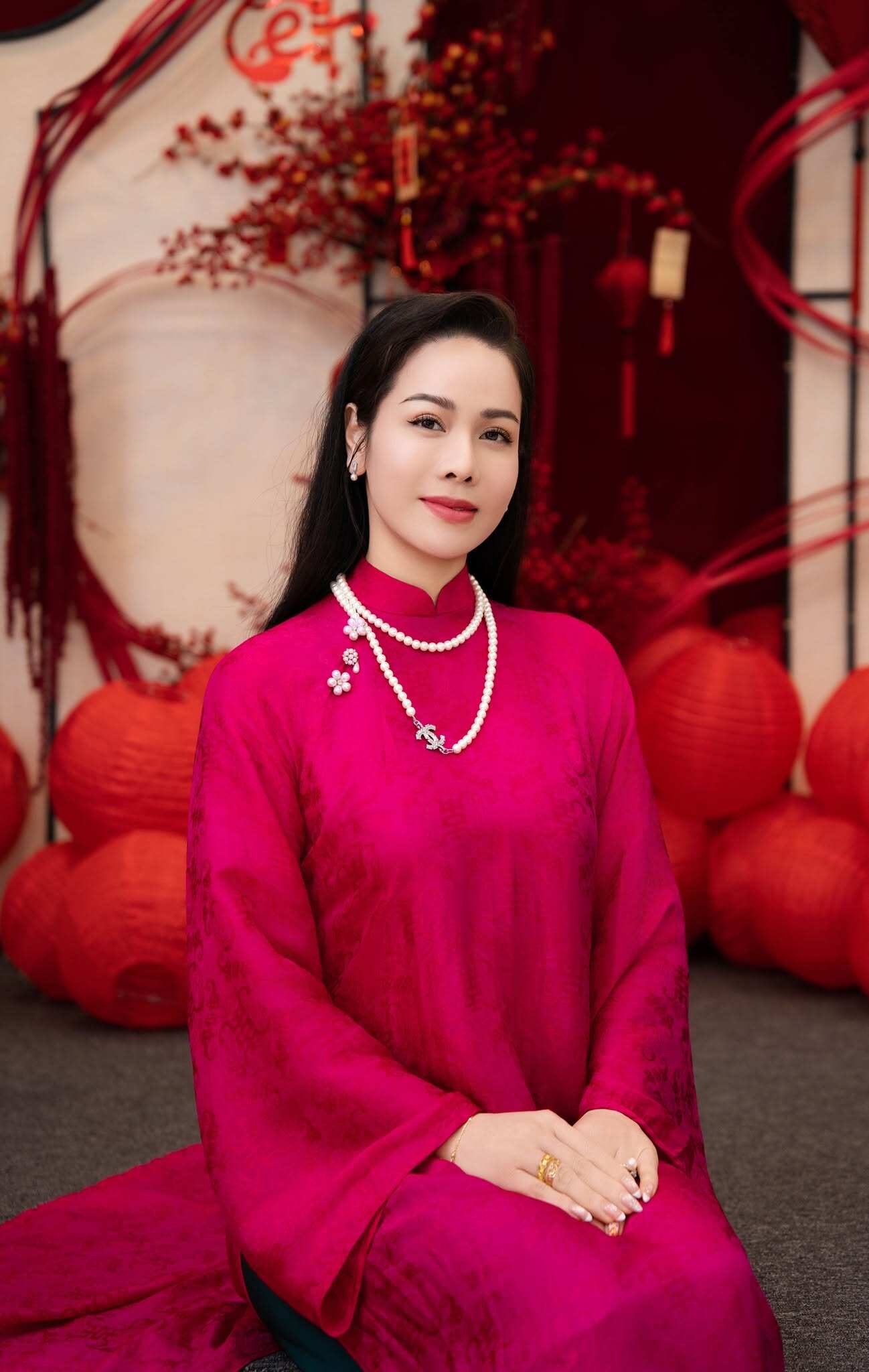 Nữ chủ tịch là mẹ đơn thân không cần đồ hiệu vẫn sang, sống giàu sướng trong biệt thự 20 tỷ - 2