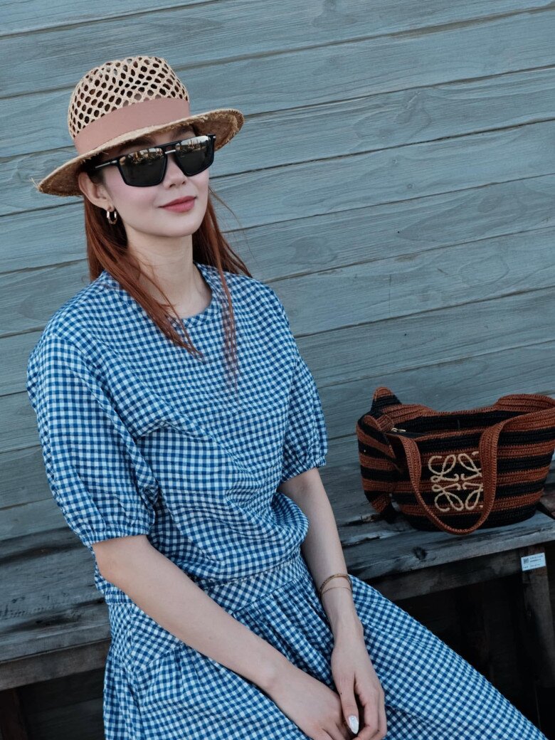 amp;#34;Phú bàamp;#34; Vbiz làm vợ đại gia dệt may, U40 xinh như hoa, chăm mặc hở khoe dáng amp;#34;thắt đáy lưng ongamp;#34; - 19