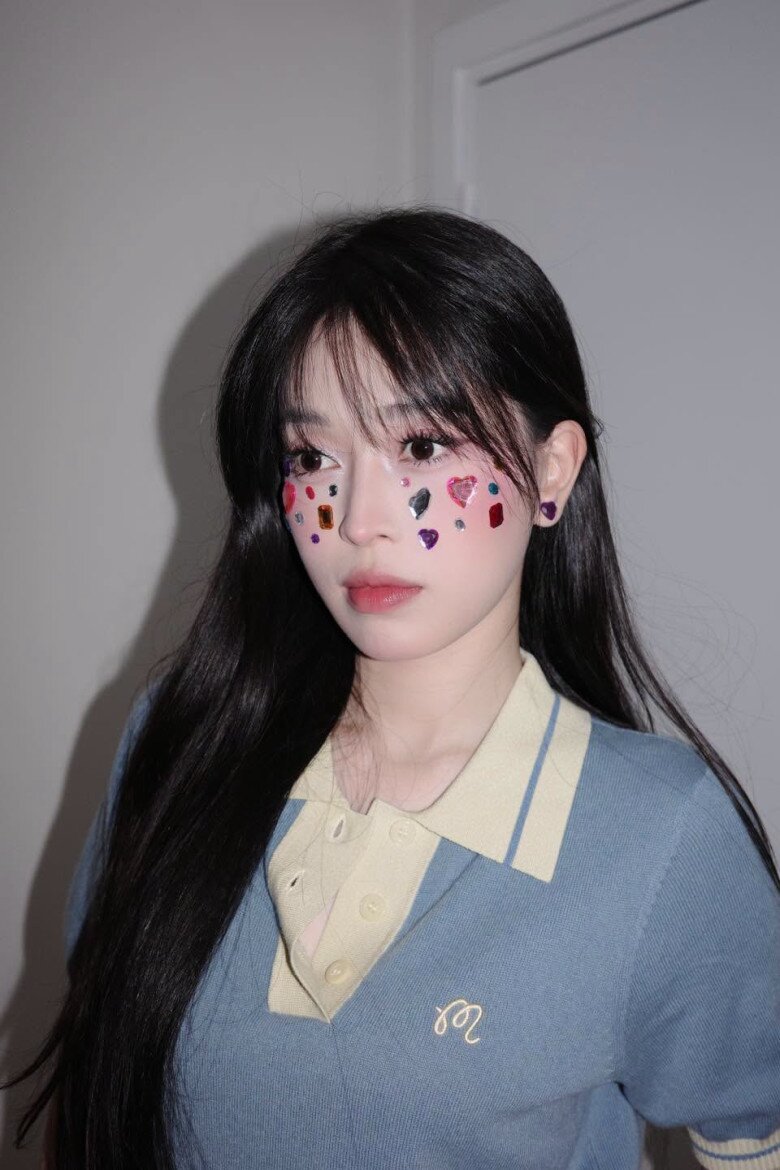 Rộ mốt họa mặt bằng sticker: Diễm My 9X trẻ như đôi mươi, Á hậu Phương Nga khoe visual rạng rỡ - 9