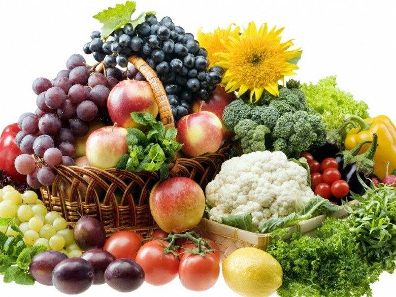 Rau xanh và trái cây cung cấp nhiều vitamin, khoáng chất và các hợp chất thực vật có lợi.
