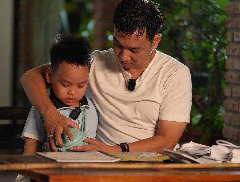 MC Thành Trung hướng các con đến khả năng thích nghi trong mọi hoàn cảnh.