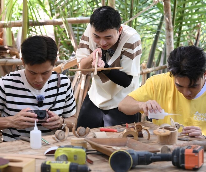 Ở tập này, các bố tự tay làm đồ chơi cho con. 