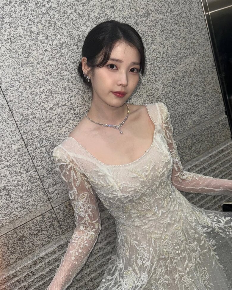 IU duy trì hình ảnh Em gái quốc dân sau khi giảm cân.