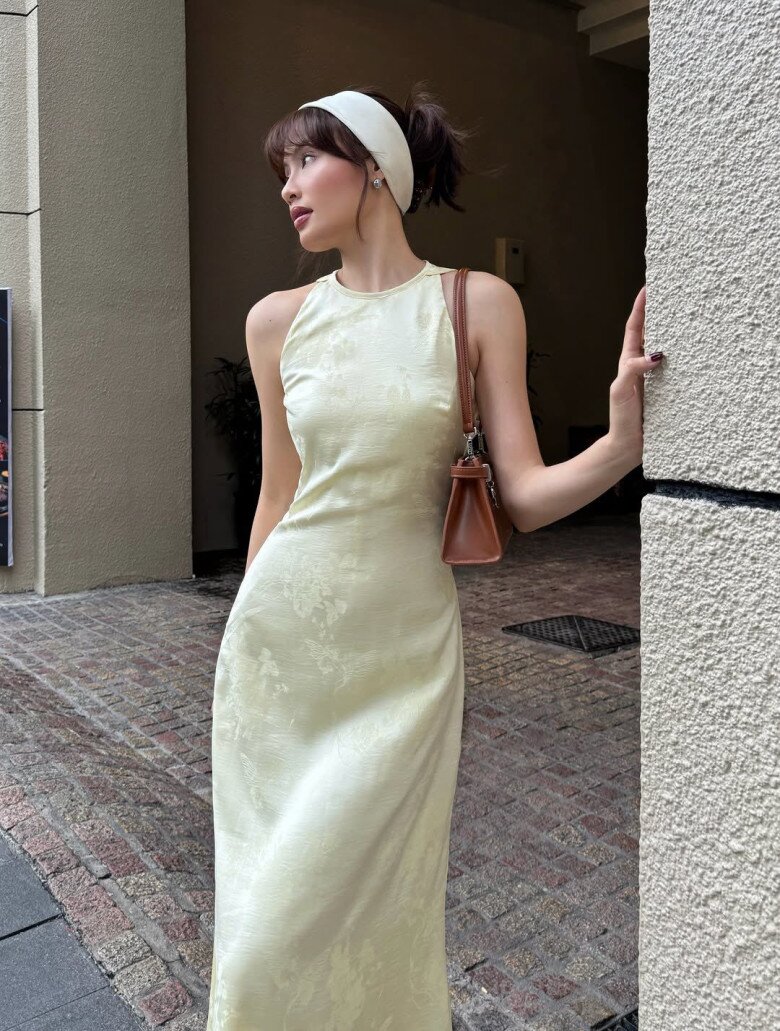 Trang phục lụa tơ tằm giúp tôn lên nét dịu dàng, sang trọng cho người mặc.
