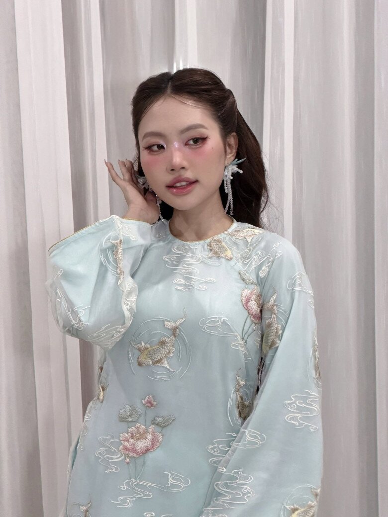 Từ cô bé dân ca đến nghệ sĩ Gen Z yêu văn hoá: amp;#34;Vũ trụ thời trangamp;#34; của Phương Mỹ Chi đặc biệt thế nào? - 8