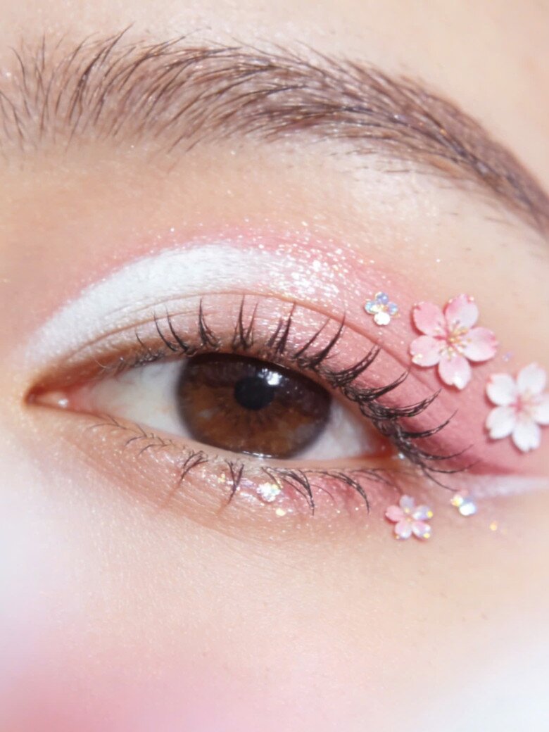 Từ amp;#34;đẹp tối giảnamp;#34; đến amp;#34;đẹp có cá tínhamp;#34;: Xu hướng makeup 2026 đang thay đổi ra sao? - 5