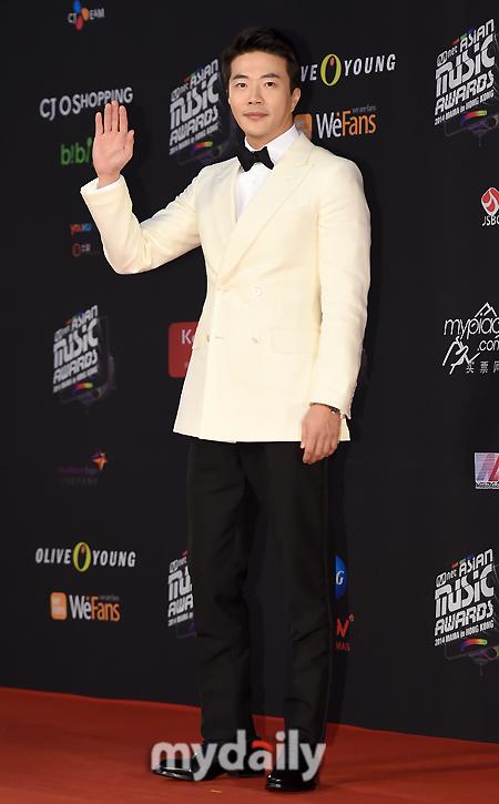 EXO ẵm 4 giải thưởng lớn tại MAMA 2014 - 45
