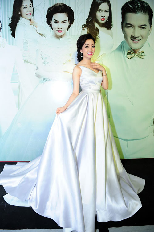 Tuần qua: Hoa hậu Kỳ Duyên xinh đẹp, rạng rỡ trở về nhà - 15