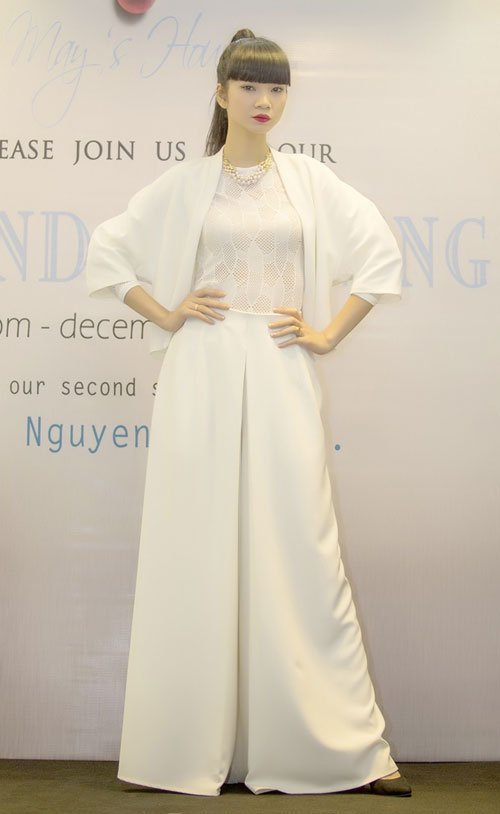 Tuần qua: Hoa hậu Kỳ Duyên xinh đẹp, rạng rỡ trở về nhà - 10