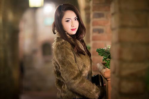 HH Jennifer Chung xinh đẹp hội ngộ danh ca Ý Lan - 1