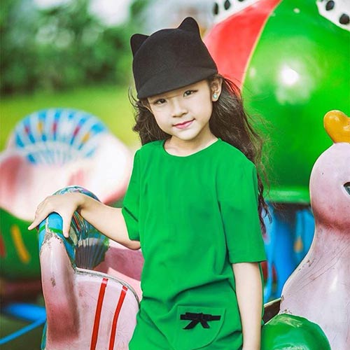 Vẻ đẹp mẫu nhí 7 tuổi được mệnh danh “Tiểu Hồ Ngọc Hà” - 1