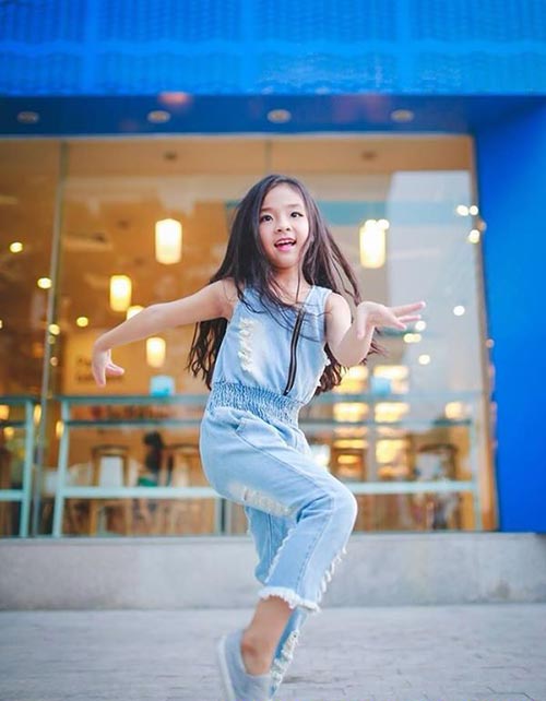Vẻ đẹp mẫu nhí 7 tuổi được mệnh danh “Tiểu Hồ Ngọc Hà” - 7