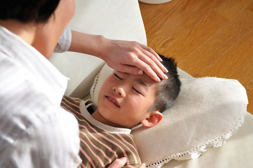 4 quot;bí kípquot; nằm lòng khi bé bị sốt - 1