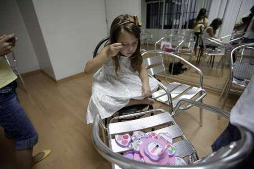 Bí mật trong những lò đào tạo hoa hậu nhí ở Venezuela - 4