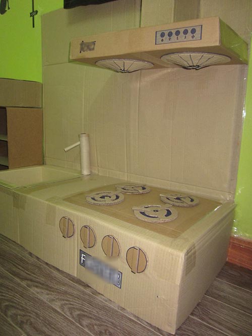 Thích thú với căn bếp giấy ông bố Việt làm cho con gái - 2