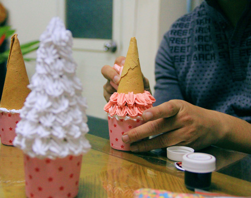 Bánh Giáng sinh rực rỡ thị trường Hà Nội - 17