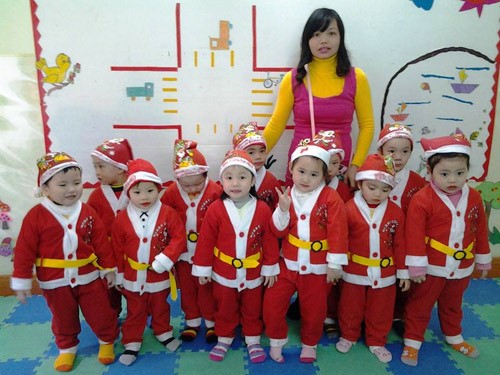 Trường mầm non, tiểu học tưng bừng đón Noel - 1