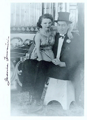 Tình yêu kỳ lạ của gã khổng lồ và cô gái không chân - 3