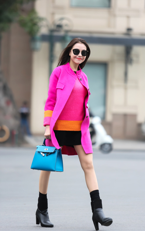 Trà Ngọc Hằng rực rỡ xuống phố mùa Đông Hà Nội - 1