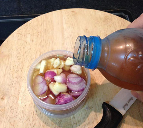 Uống nước tỏi mật ong, con hết ho tức thì - 4